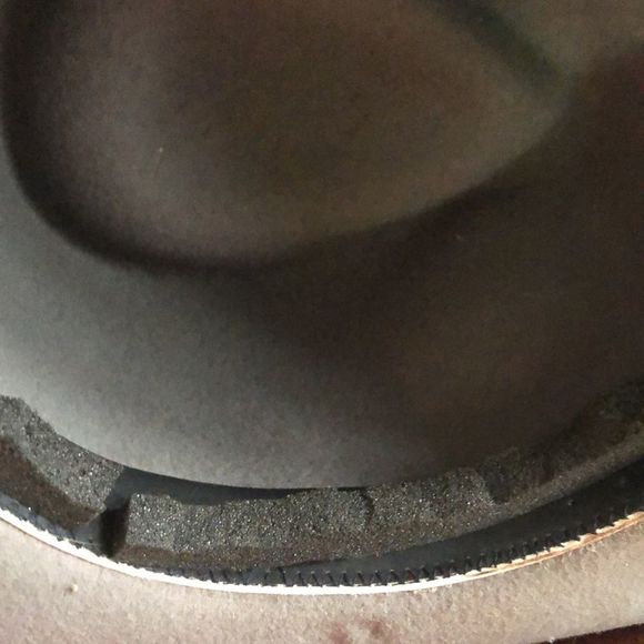 Cowboy hat 🤠  Grey/braid around crown/feathers/kangaroo accent gold tone large - Picture 10 of 14